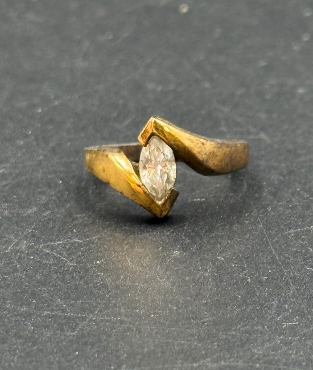 Vintage Marquise Bypass Ring Central Stone Gold Tone